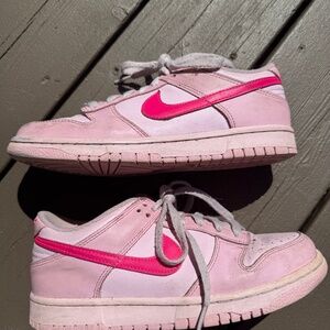 Triple Pink Nike Dunks